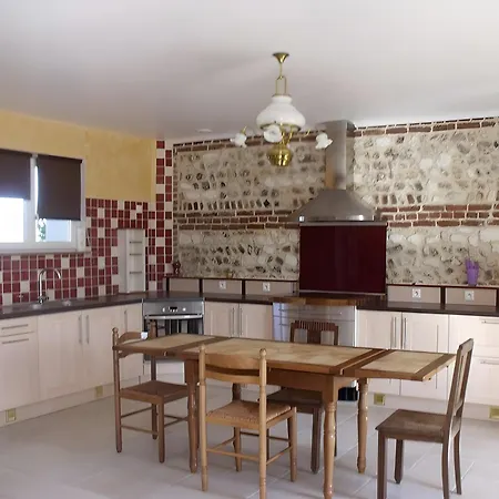 לינה וארוחת בוקר Clos Des Hogues - D'hotes 3*